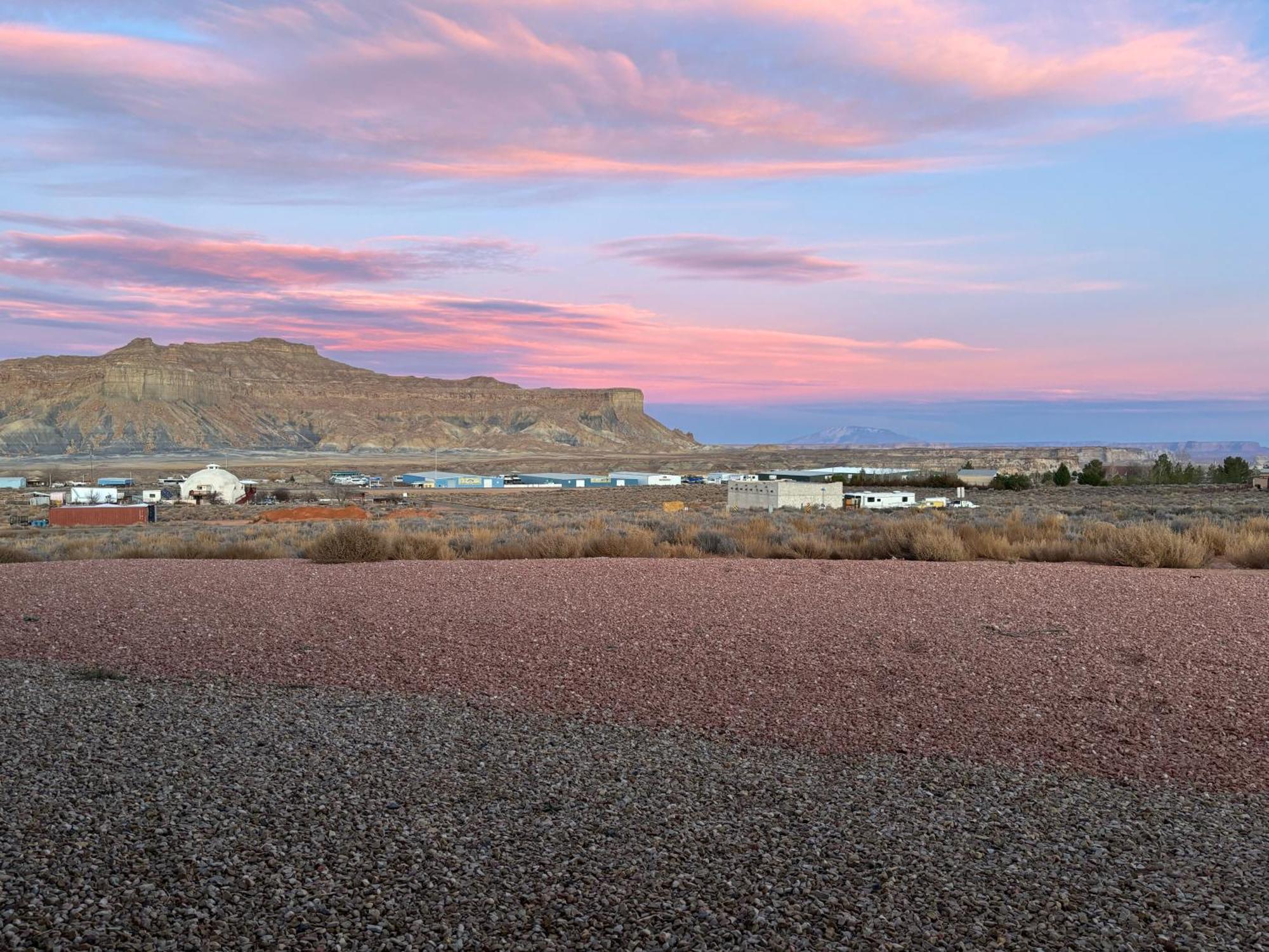 Page Arizona Border Town- Crimson Suite, Desert Canyon Getaway With Views Big Water Eksteriør bilde